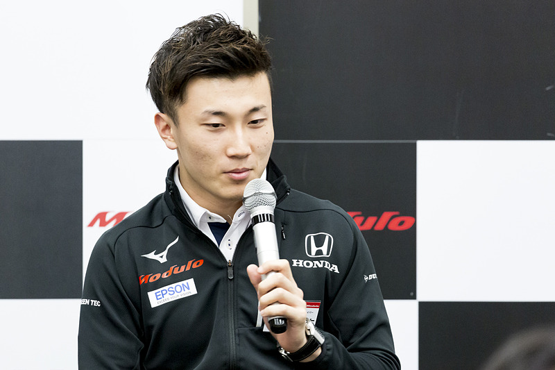 Modulo Nakajima Racingの64号車「 Modulo Epson NSX-GT」をドライブする牧野任祐選手