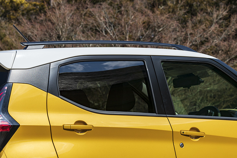 ルーフレールは全車オプション