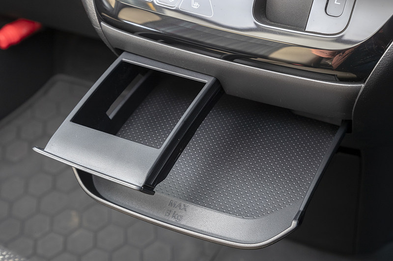 インパネ中央のドリンクホルダー