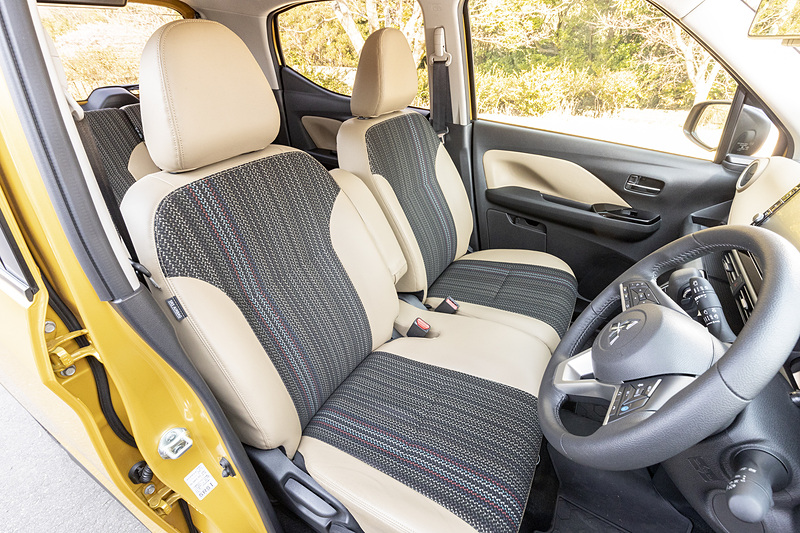 長時間でも疲れを感じさせない新型シートを採用