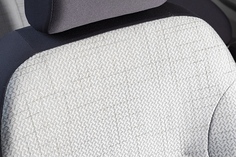 シート表皮はファブリック