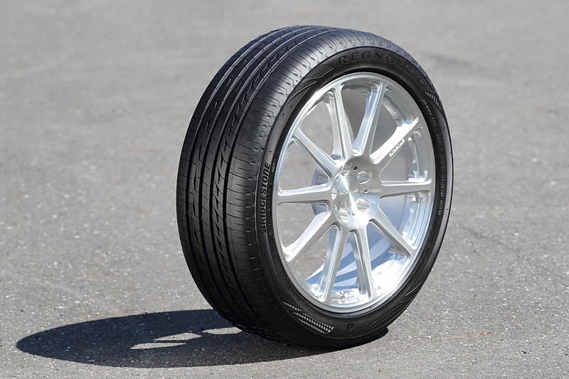 ブリヂストンのプレミアムブランド「REGNO（レグノ）」の乗用車用タイヤ「GR-XII」