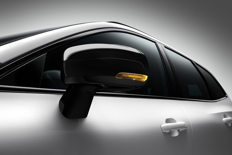 R-Design専用サイドウィンドウトリム、ドアミラーカバー グロッシーブラック仕上げ