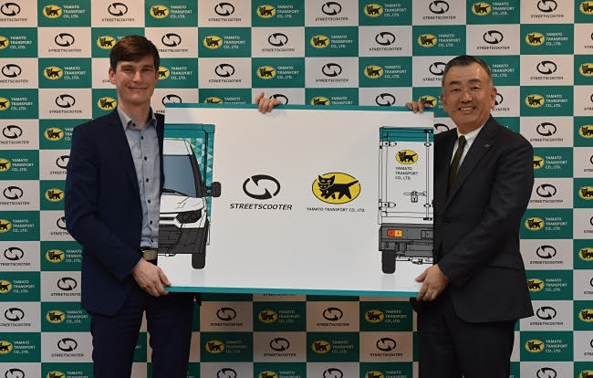 左から、STS CEO アヒム・カムカ氏、ヤマト運輸株式会社 代表取締役社長 長尾裕氏