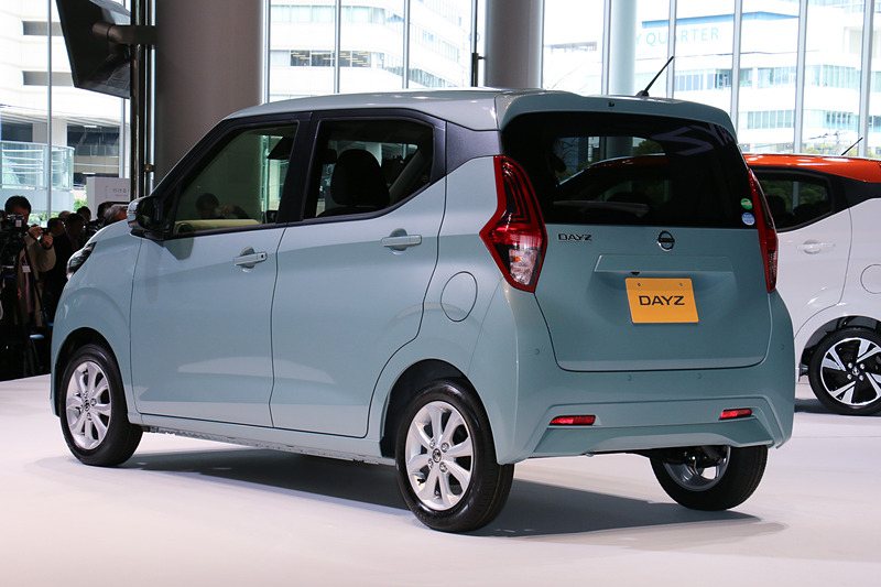 2WD車のボディサイズは3395×1475×1640mm（全長×全幅×全高。4WD車の全高は1660mm）、ホイールベースは2495mm