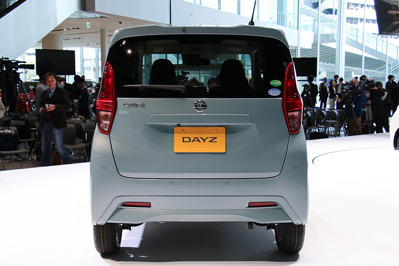 2WD車のボディサイズは3395×1475×1640mm（全長×全幅×全高。4WD車の全高は1660mm）、ホイールベースは2495mm