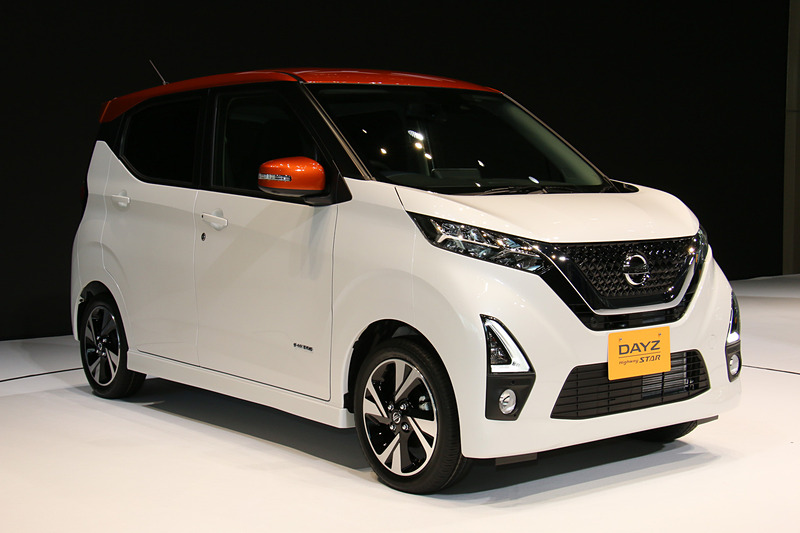 デイズ ハイウェイスターG ターボ プロパイロットエディション（ホワイトパール/プレミアムサンシャインオレンジ）