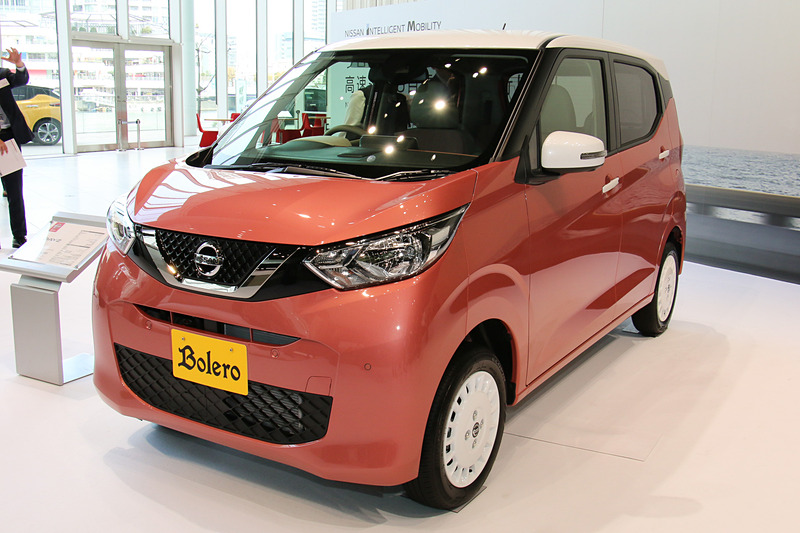 デイズをベースにしたオーテックジャパンのカスタムカー「デイズ ボレロ」。ブロッサムピンクとホワイトパールの2トーンボディはデイズ ボレロ専用