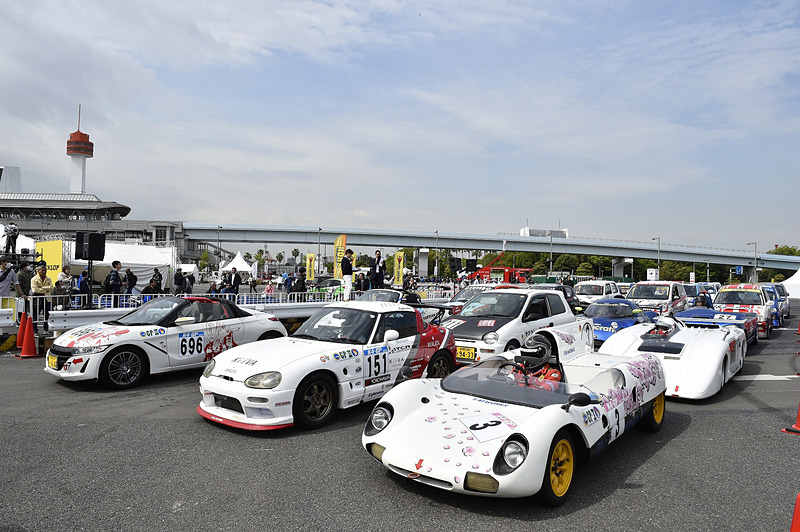 「世界が注目する日本のモータースポーツをお台場に観に行こう」をイベントテーマに掲げ、さまざまな催しが開かれる