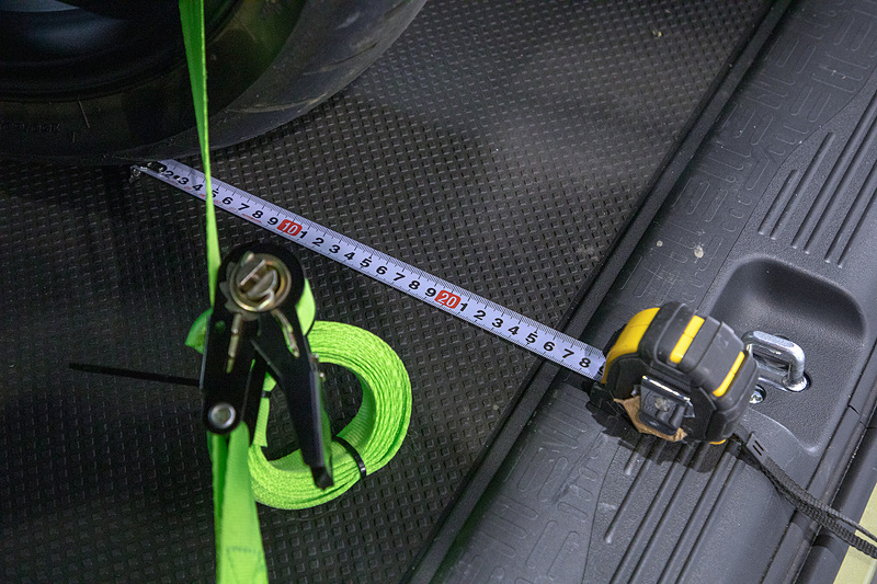 この位置で荷室後端からリアタイヤ接地面の距離が約34cm