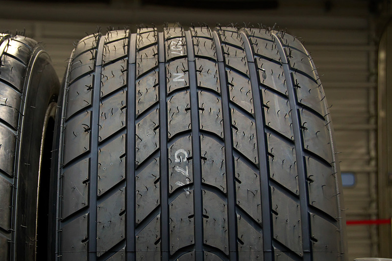 富士スピードウェイに持ち込まれたハンコックのウェットタイヤ