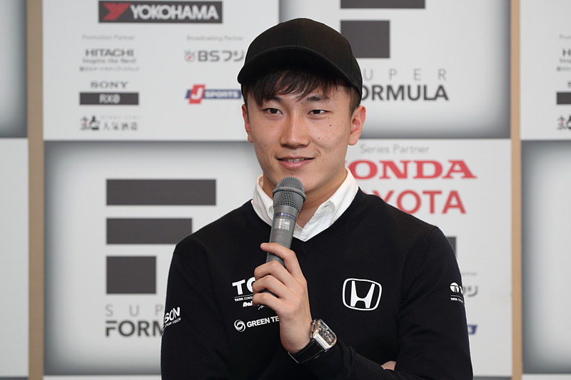 記者会見では時にトークショーのような掛け合いになってしまうシーンも見られた