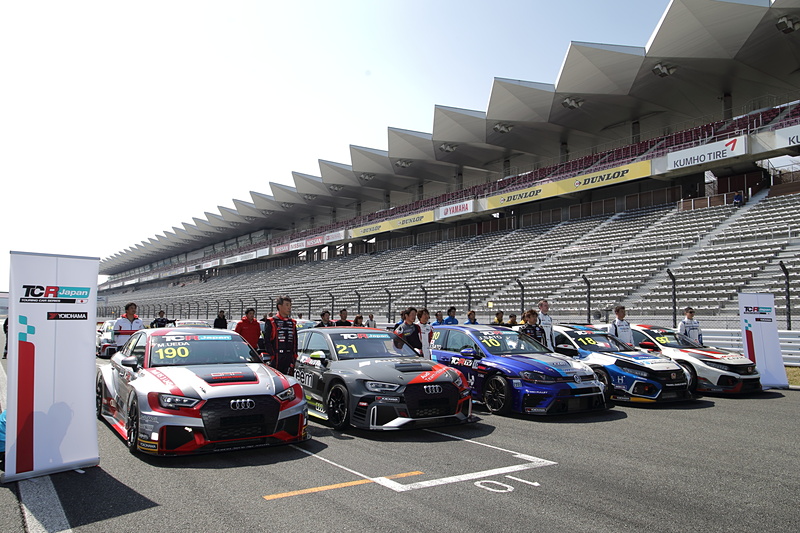 コース上での写真撮影も行なわれたTCRジャパンシリーズの公式合同テスト