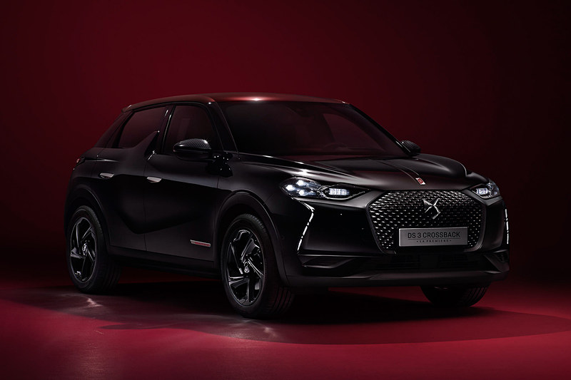 DS 3 CROSSBACK La Première ノアールペルナネラ×ダイヤモンドレッド