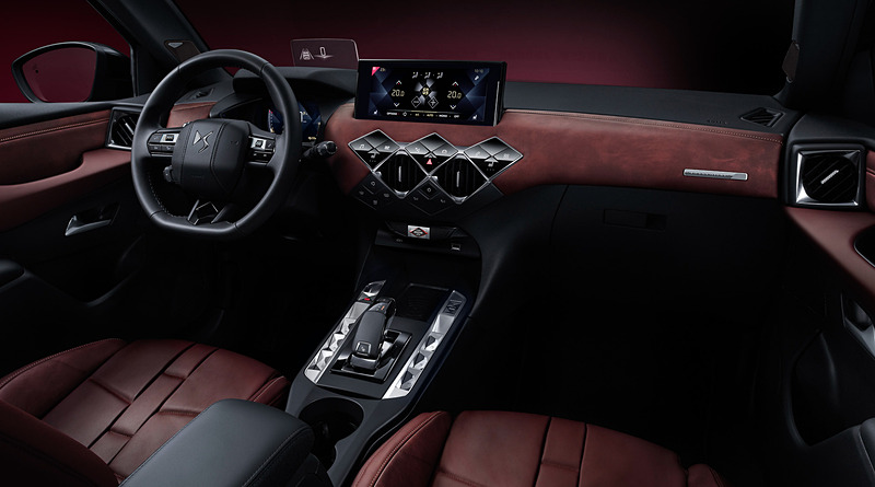 DS 3 CROSSBACK La Première ノアールペルナネラ×ダイヤモンドレッド