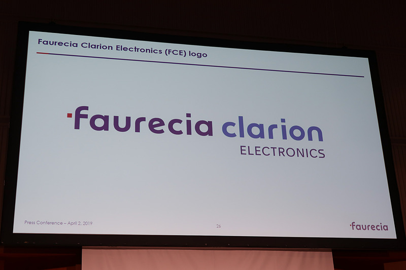 Faurecia Clarion Electronicsのロゴマークでは、クラリオンの既存のコーポレートカラーも受け継がれていることが質疑応答で紹介された
