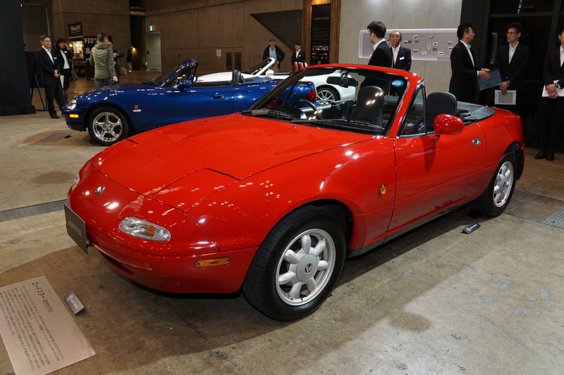 ロードスター（初代モデル）1989年式。当時新車で購入し、長年所有されていたオーナーから、2018年にマツダへ寄贈された車両