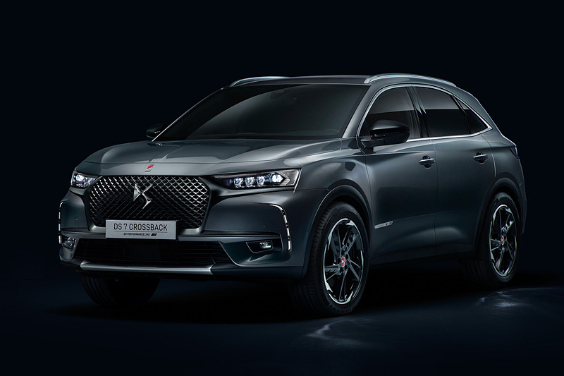 DS 7 CROSSBACK PERFORMANCE Line（グリ プラチナム）