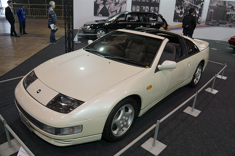 フェアレディZ（Z32型）。Zの伝統と革新を体現し、当時の最新技術を数多く搭載