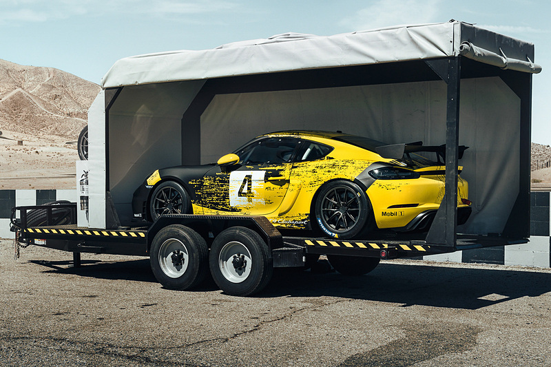 2枚のドアとリアウイングにカーボンファイバー素材と同等の重量と剛性を備えるという天然繊維コンポジット製品を採用。車両重量を軽減し、「原材料の持続可能な使用」も実現する