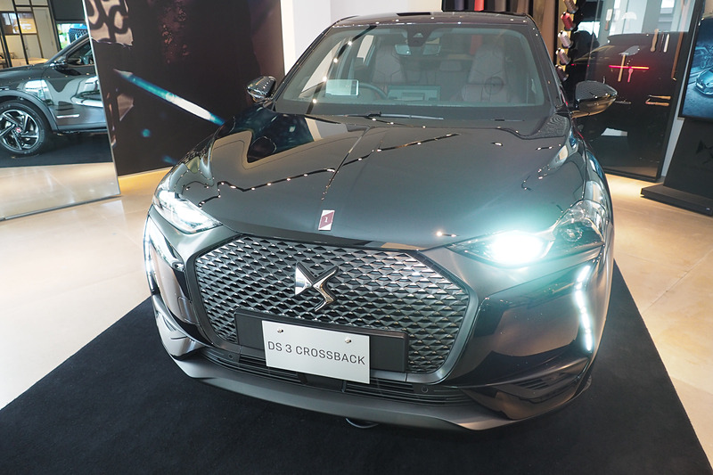 先行輸入された「DS 3 クロスバック La Premiere」