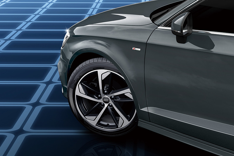 Audi Sport専用18インチアルミホイール