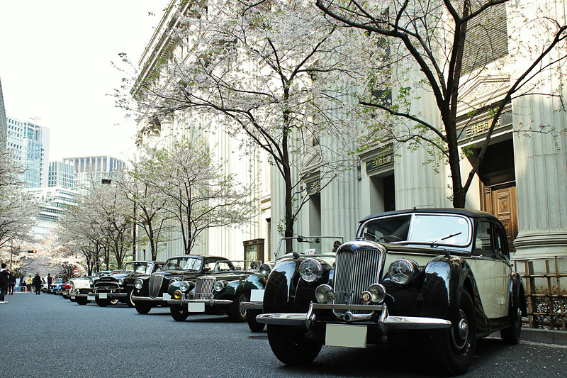右手前からライレー「RMB」、少しだけ覗いている日産自動車「ダットサンスポーツ DC-3」、「MG-TF」