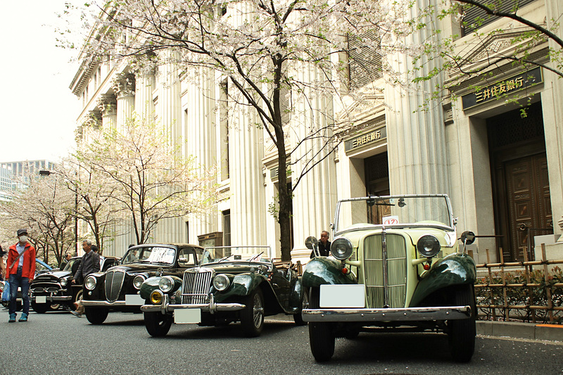 右手前からダットサンスポーツ DC-3、MG-TF、ランチア「アッピア」