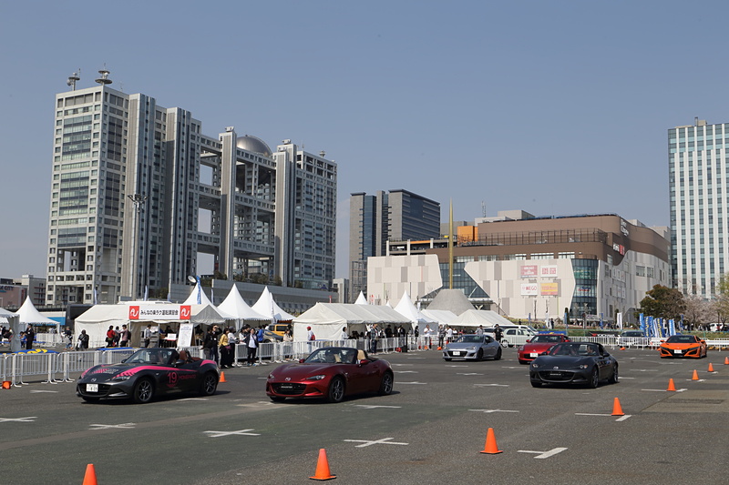 「みんなの楽ラク運転講習会」や国内外の最新モデルの同乗試乗体験ができる「ふれあい試乗会」など、体験型イベントが行なわれたB会場