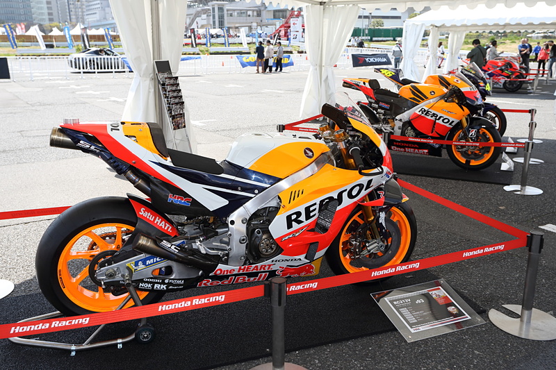 2輪ではRC162（1961年）から最新のRC213Vまでを展示した