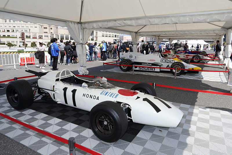 4輪はF1展示。RA272（1965年）からRed Bull Toro Rosso STR13まで展示