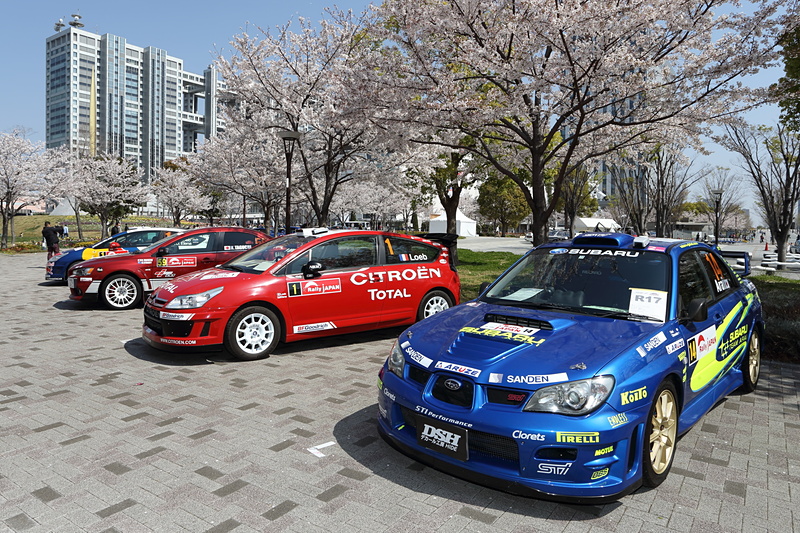 日本でWRCが開催されていた時期にラリージャパンに参戦したマシンのレプリカ。ゼッケン14のスバル インプレッサは、2006年に新井敏弘選手がたった1戦だけWRカーで走った時のレプリカだ。同じラリーを走ったP.ソルベルグやC.アトキンソンのWRカーとは違うカラーリングやルーフ形状の細部までよく再現されている。A会場では、そんな新井敏弘選手がデモランを行ない、ラリージャパンの開催に向けての記者会見が行なわれていただけに、ことさら感慨深い