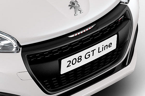 フロントグリルやドアミラーをブラック、BピラーとCピラーをマットブラックにする「ブラックエクステリアパーツ」を採用