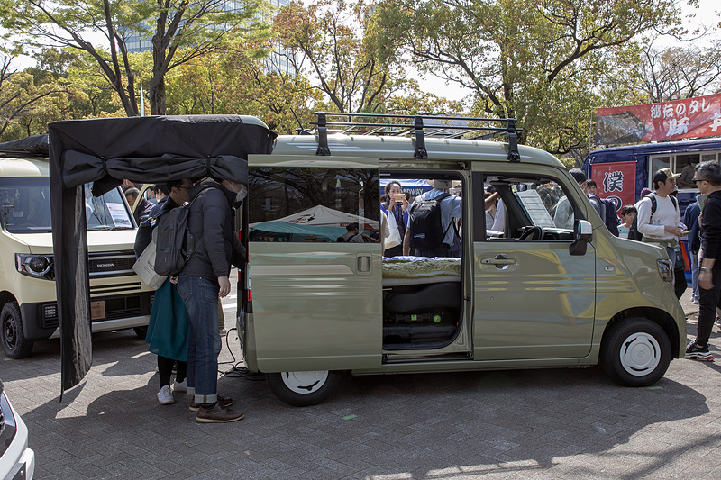 N-VAN ＋STYLE FUN HondaSENSINGにホンダアクセス製の純正アクセサリーを装着した“車中泊仕様車”