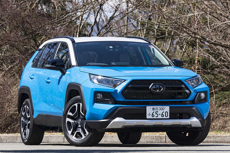 撮影車はAdventure。ボディサイズは4610×1865×1690mm（全長×全幅×全高）、ホイールベースは2690mm。車両重量は1630kg