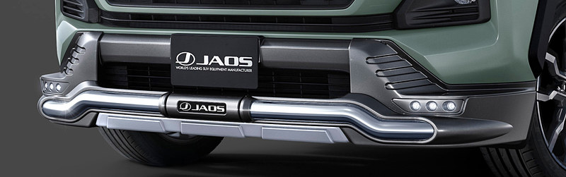 Adventure向けのバンパープロテクター（左）とノーズプロテクター（右）がセットになったフロントプロテクターキット。価格は15万4440円