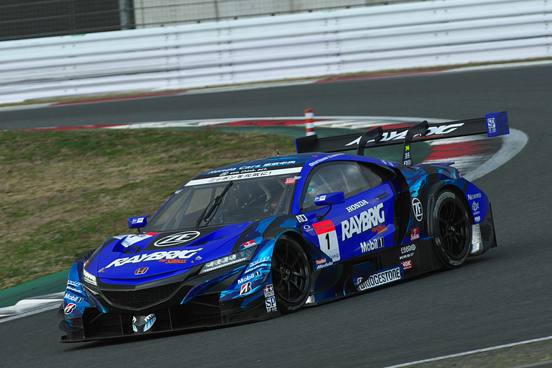 富士スピードウェイでシーズンオフのテスト走行をする1号車 RAYBRIG NSX-GT