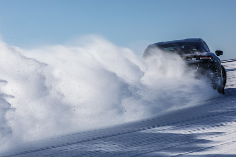 タイカンは発売に向け、スカンジナビア半島の寒冷地などでテストを続けている