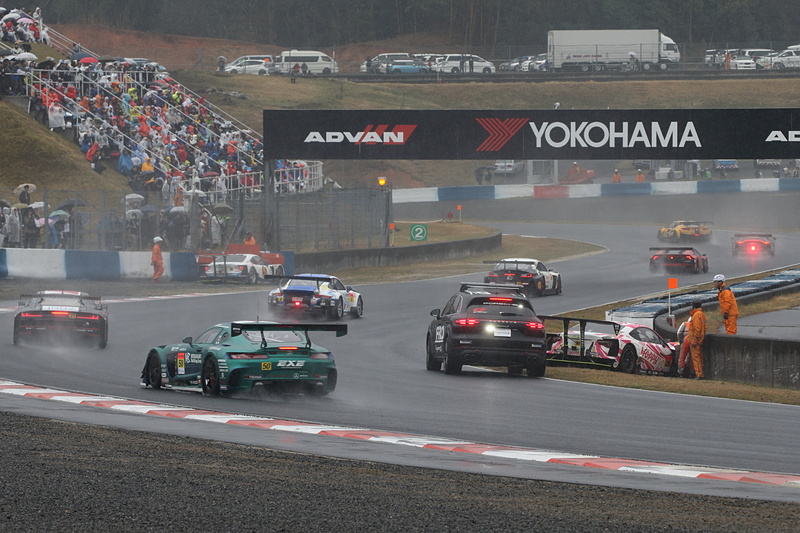 25号車 HOPPY 86 MCがスピンし、セーフティーカーが導入された