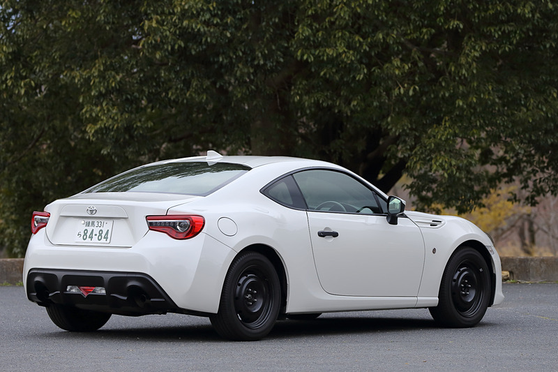 以前とは別物のクルマのように感じるニューマシン（カラーリング前の素の状態はある意味貴重かも？）