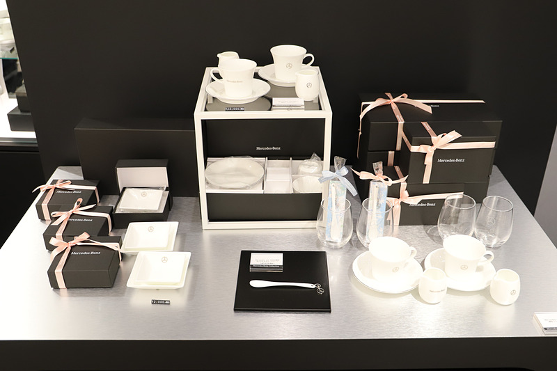 限定のカトラリーを使って購入したご当地グルメをいただく、というのも面白いかもしれない