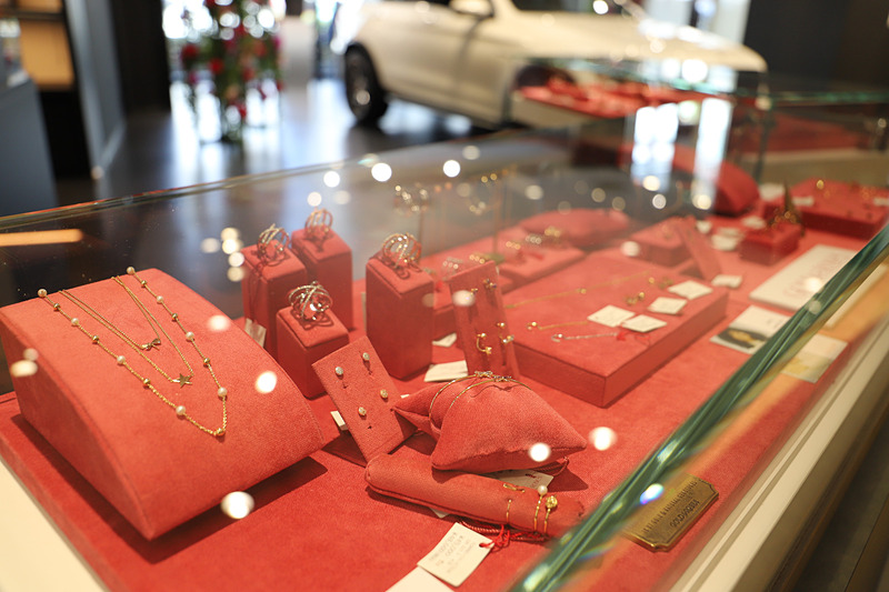 繊細でかわいらしいジュエリーをラインアップ