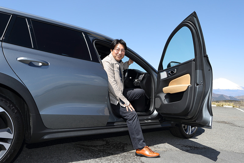 最低地上高はV60から65mm高い