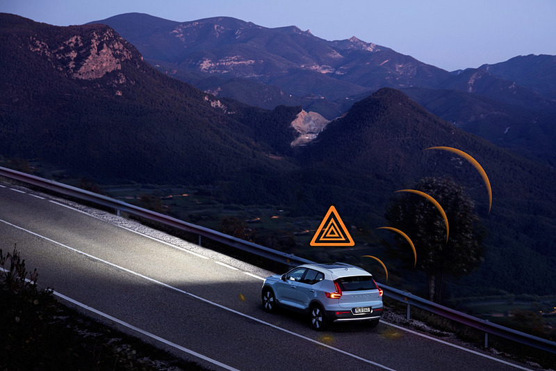 「ハザード・ライト・アラート」の作動イメージ