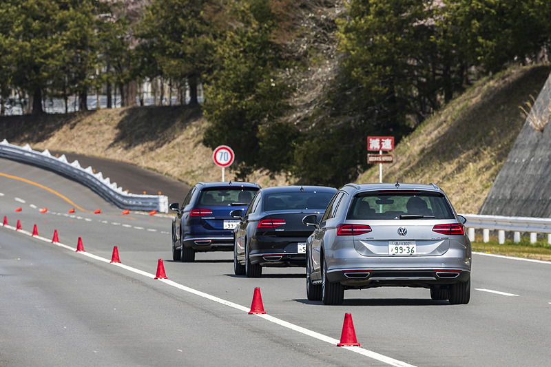 ACCをONにして、全車ともまったく同じ車間距離で先導車についていく。ゆるいカーブであれば、先行車を見失うことはなかった