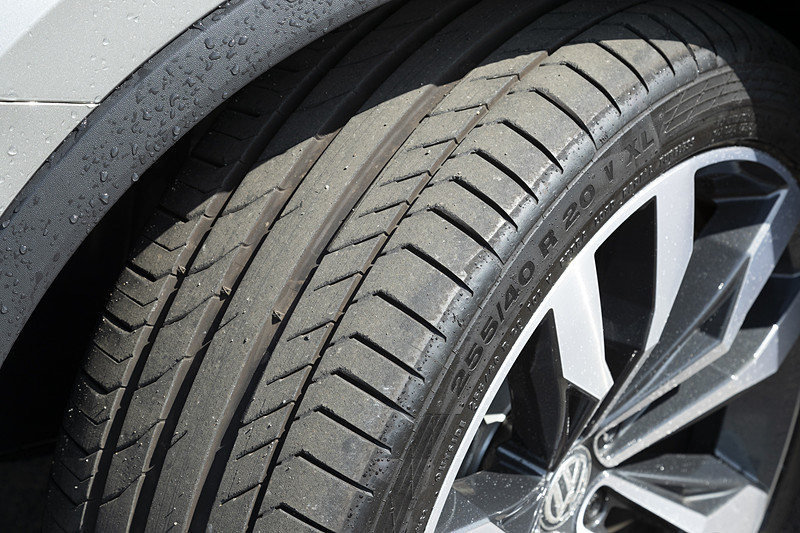 ここをノーマルタイヤで上る……