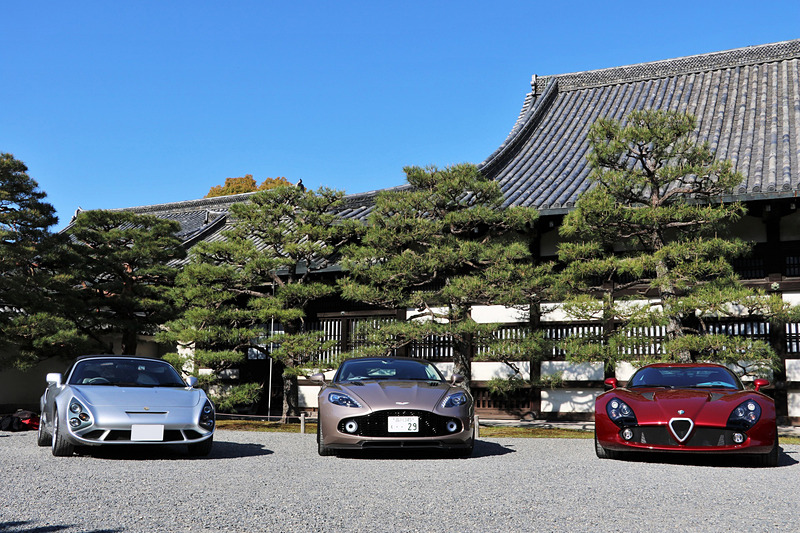 左から順にトヨタ VM180 ザガート、アストンマーティン ヴァンキッシュ ザガート ヴォランテ、アルファ ロメオ TZ3 ストラダーレ ザガート