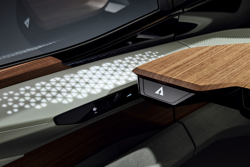 インテリアにはウッド素材などを使って自然のぬくもりを表現