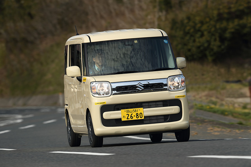 一般道で軽めのミニバンにも試乗した