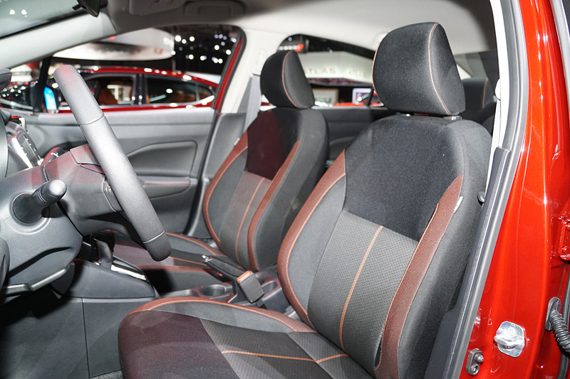 ドライバー席やインパネなど